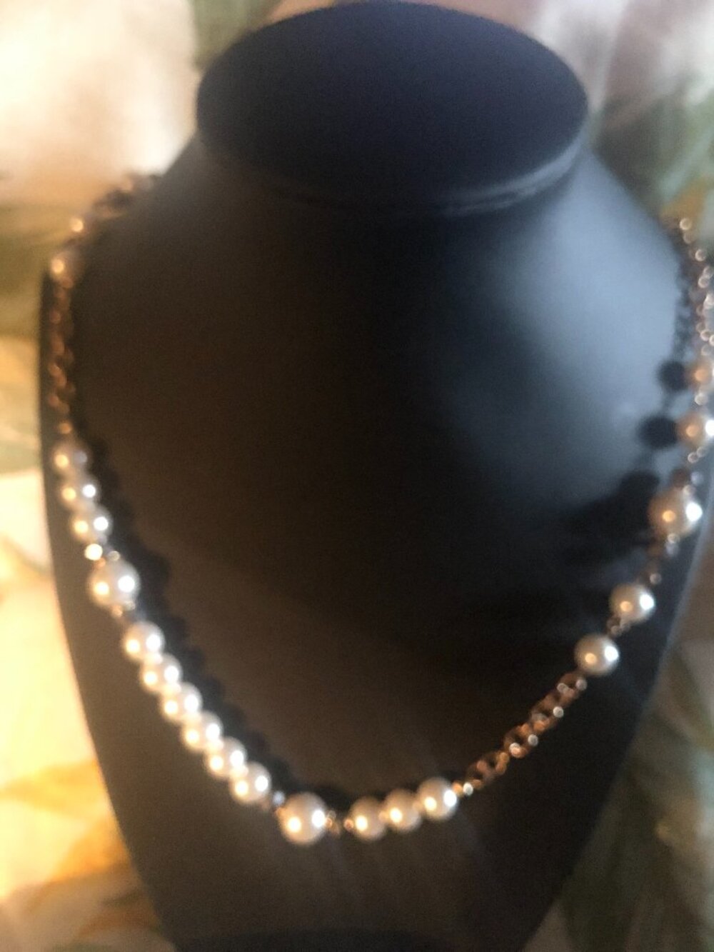 Gold and pearl necklace